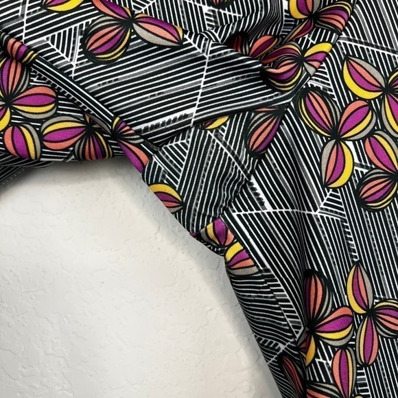 Onzie Basic Printed High-Rise 7/8 Performance Athletic Leggings in Decco Size XL - Picture 8 of 8